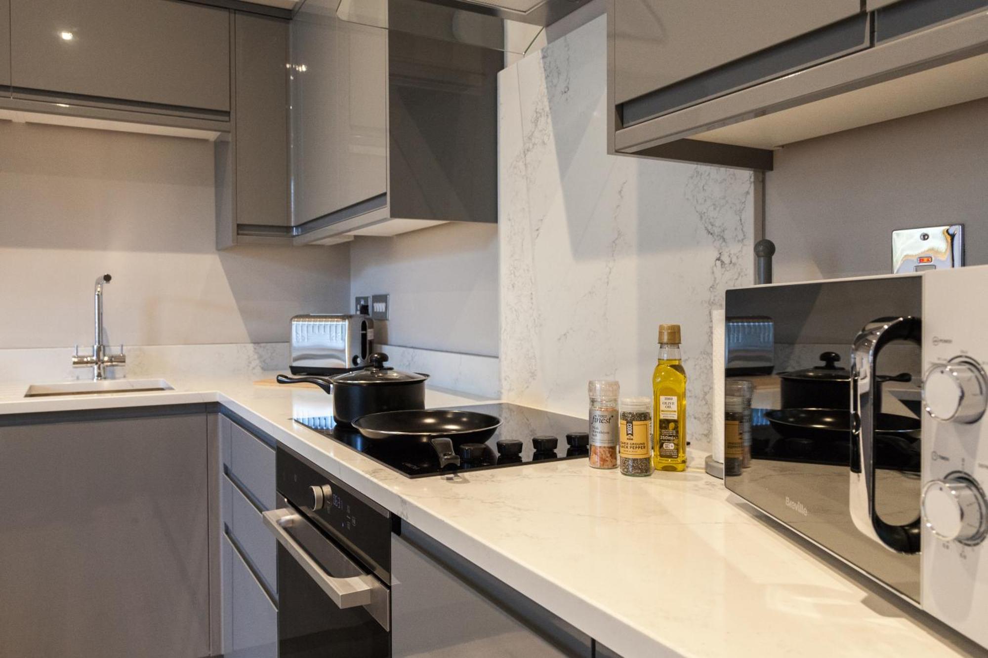 Somers Suites Apartments Leeds  Exterior photo